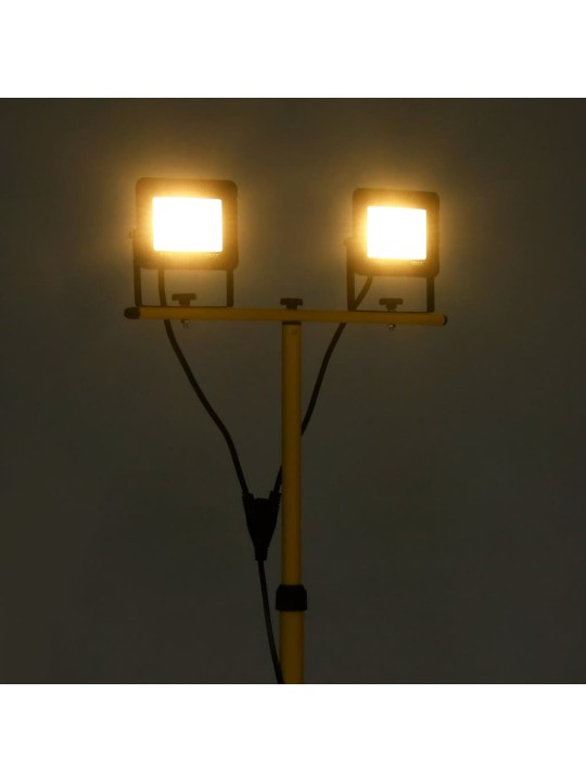 Led-valonheitin kolmijalalla 2x30 w lämmin valkoinen
