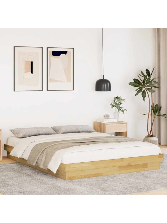 Sängynrunko ilman patjaa 135x190 cm massiivipuutammea