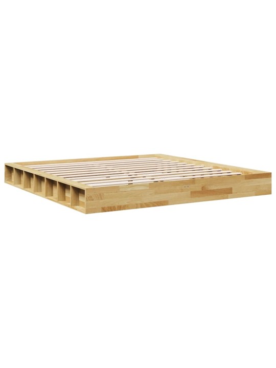 Sängynrunko ilman patjaa 200x200 cm massiivipuutammea